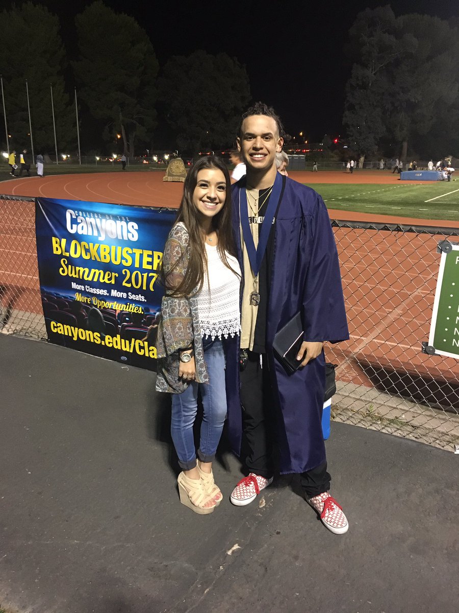 Niki_Sn00kzz's tweet photo. Mama Niki is so proud of her babies❤️ #JMikes @mayajulissa https://t.co/eerN3VSFaf