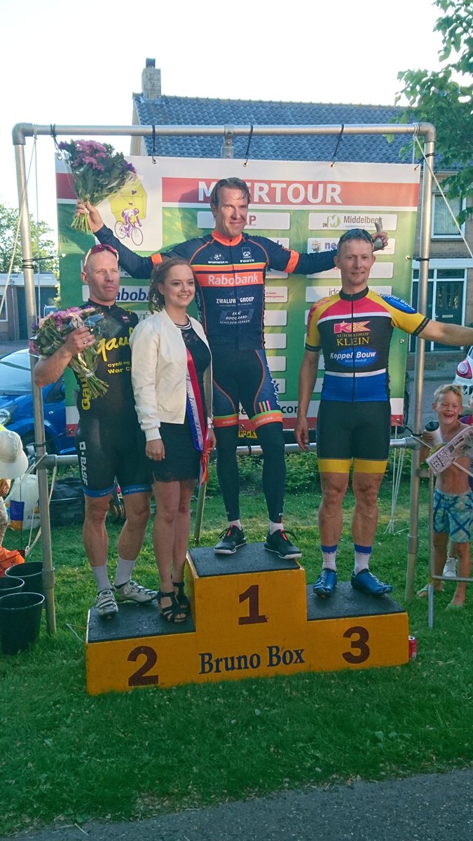 Succesvolle dag voor de HRTC vandaag: Stef Koning wint proloog meerdaagse Emmen. Mark Vlijm pakt 1e etappe meerdaagse Meertour!