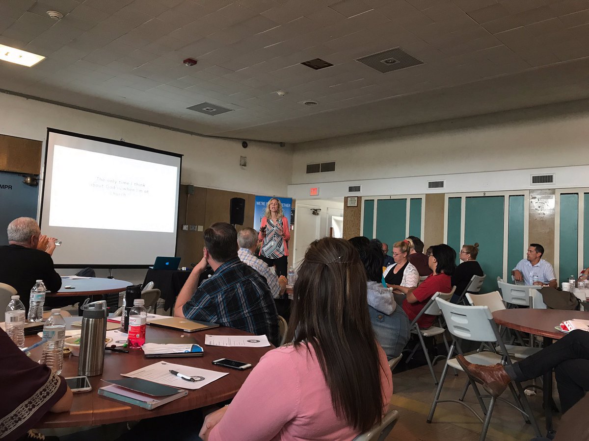 seanafenner's tweet photo. Eating InNOut & Learning from Kara Powell about how to help our churches Grow Young #growingyoung #biola #bymo #nnym #fulleryouthinstitute https://t.co/aXrBingTSn