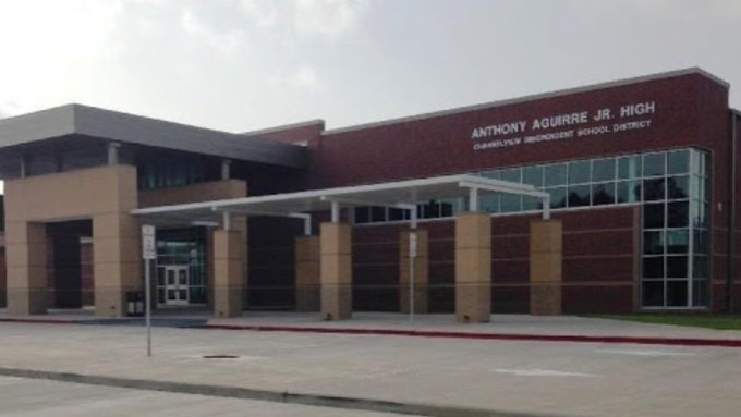 View image on Twitter