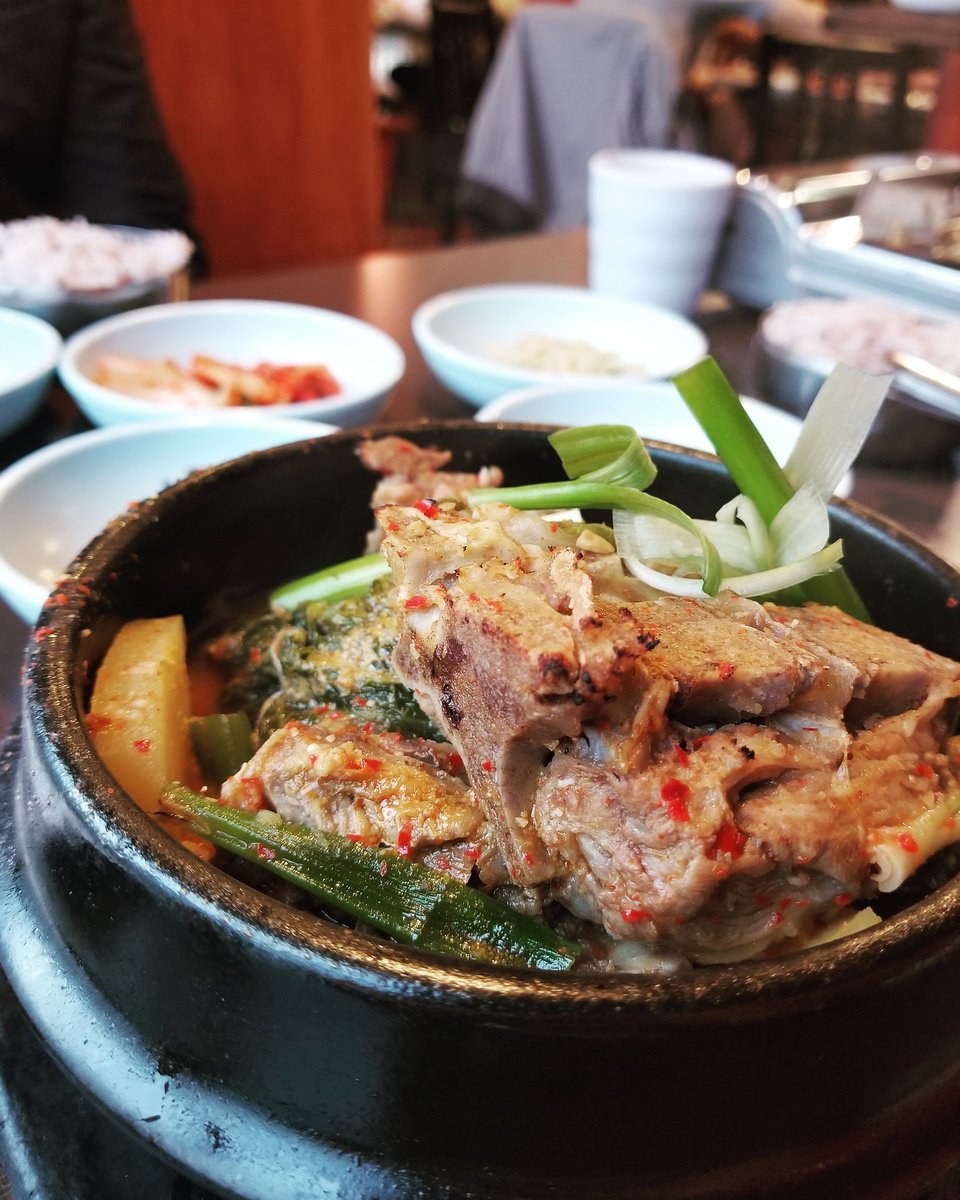 Pork bone soup for the win! Comfort food for me since childhood 😚 #food#lunch#foodporn#koreanfood#foodpic#foodie