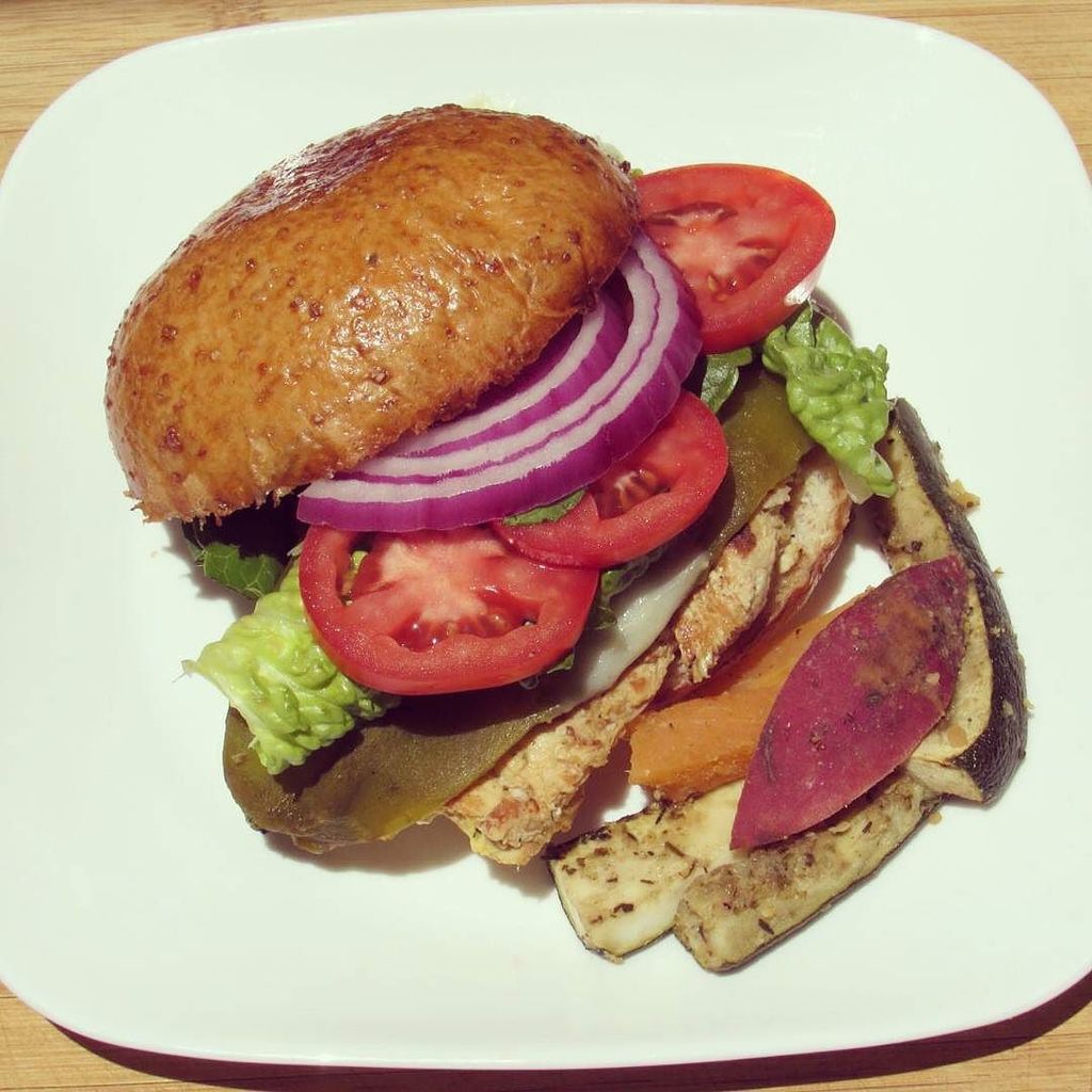platoverde_mx's tweet photo. 🍔🍔👈This baby 😍😍
🐥Pollo al grill con nuestro adobo especial. (Proteina)
🌵Chile verde tatemado(alimento termogénico)… https://t.co/cCzVTOmJsv https://t.co/Xd2l1iZrFt