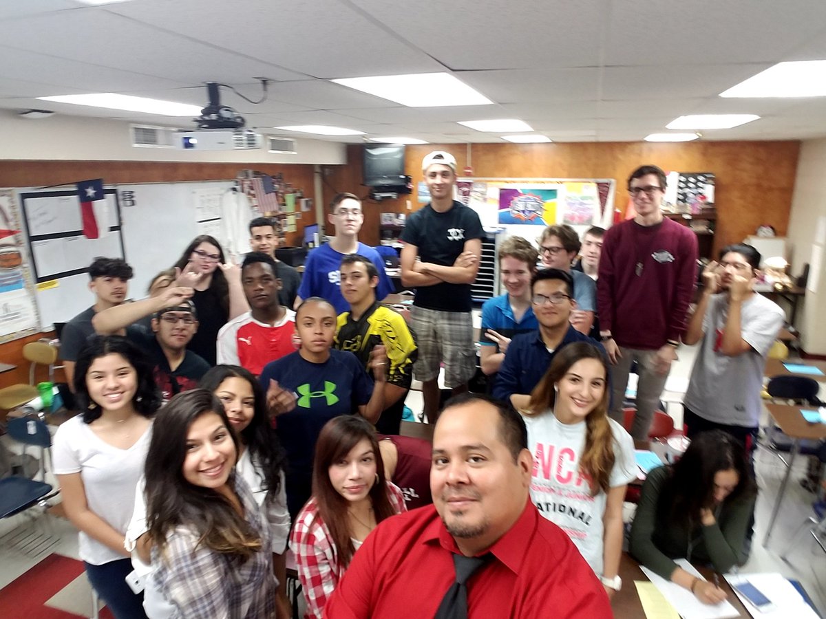 WBhsRod's tweet photo. 2nd period selfie #myseniorsarebetterthanyours #Rodluv #Rodlife #Rodprobs https://t.co/0v74LAufjW
