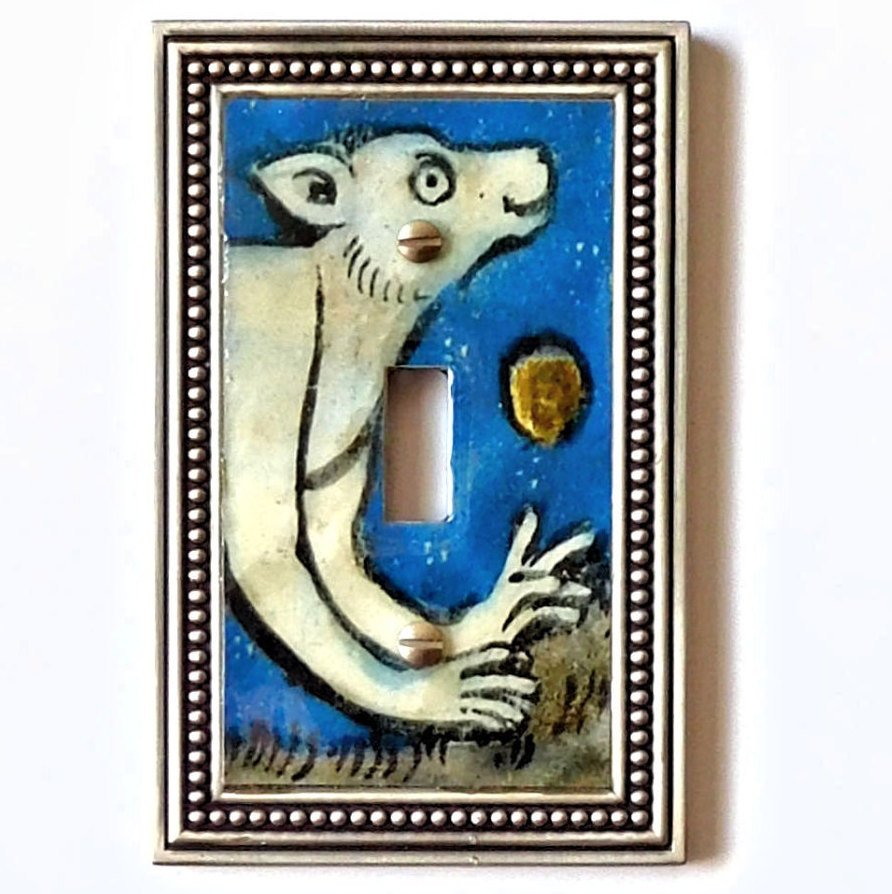 serra_artcraft's tweet photo. Switchplate Art, White Bear Gold Moon Light Switch Cover, Medieval B… https://t.co/iUi2bjThp4 #Artisan #MedievalBear https://t.co/BrRlYDh9ii