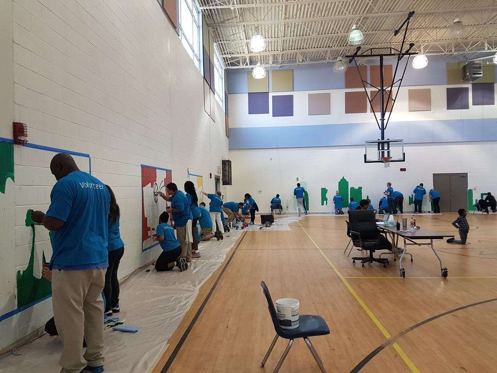 emmydubs's tweet photo. @ATTCares volunteers are working hard here in Atlanta! @CareForce @ConnectToGood https://t.co/gea0PbS7lv
