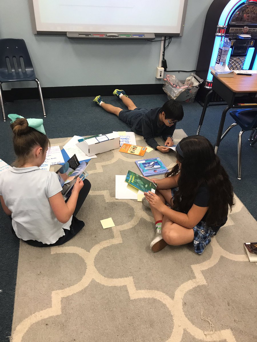 mrsgibo_MCS's tweet photo. Research book clubs hard at work this afternoon!! #mcsk8 https://t.co/JfTVFoW3wz