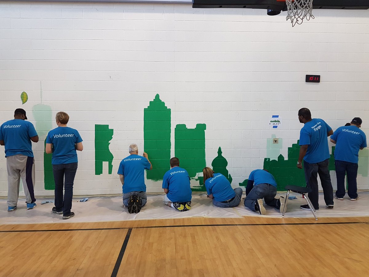 emmydubs's tweet photo. @ATTCares volunteers are working hard here in Atlanta! @CareForce @ConnectToGood https://t.co/gea0PbS7lv
