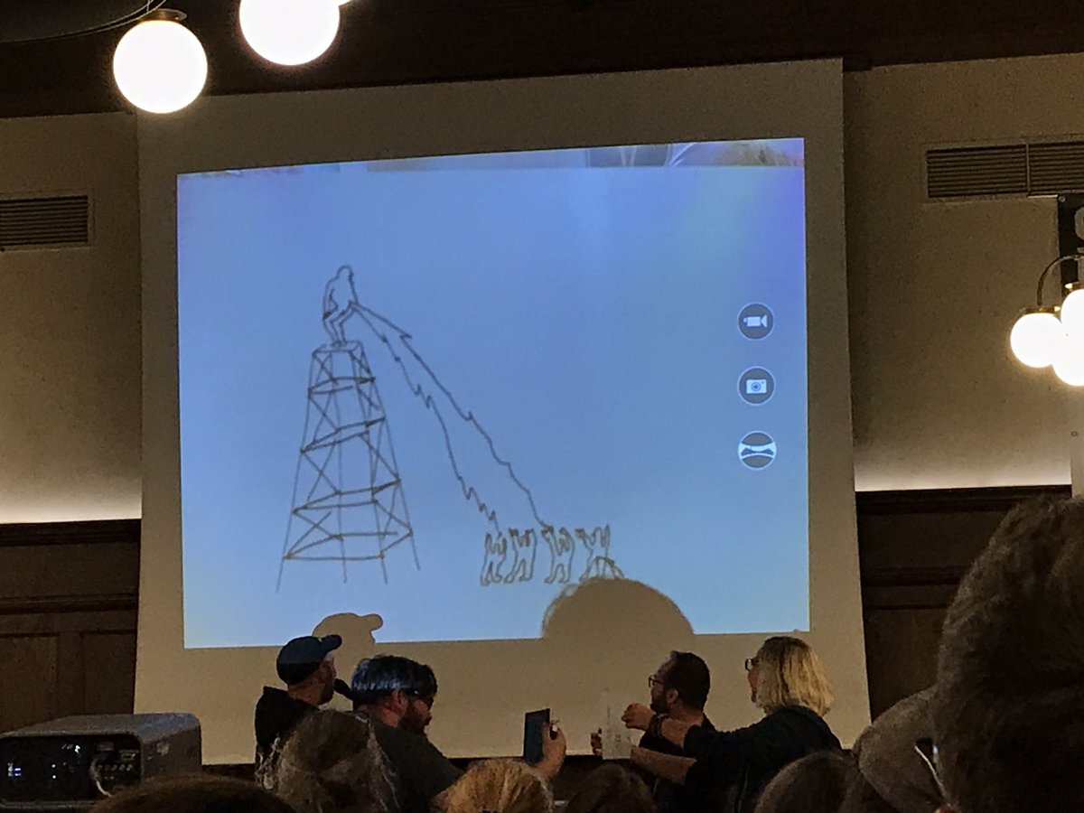 ComicSolidarity's tweet photo. Johannes gewinnt gegen @pengboom die Runde vor der Lesung mit "Kacke pur". #cfm17 #comicfestivalmünchen #Bitstorm https://t.co/7xRdFu85UL