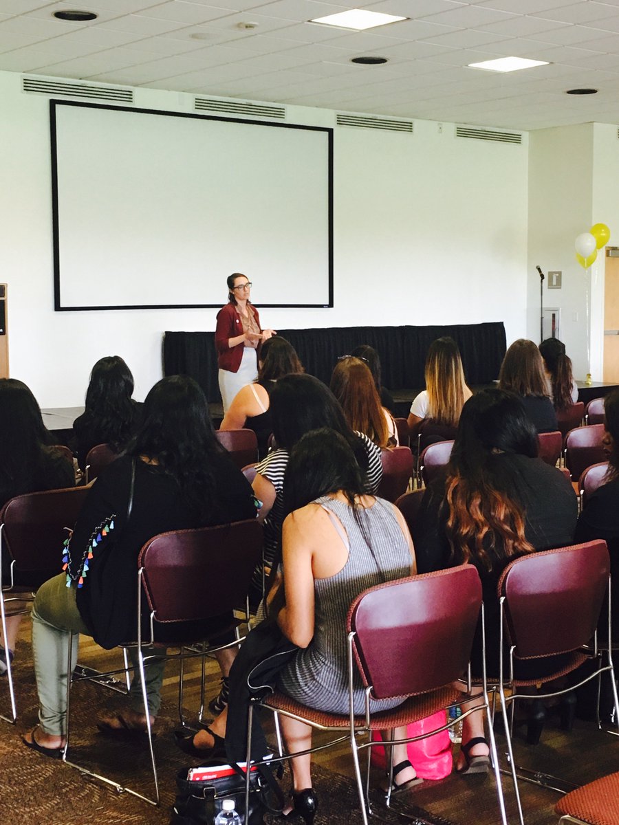 CPPComDay2017's tweet photo. Interested in journalism? Head on over to URSA Minor right now to see Sarah Bennett share her story! #CPPCOMDay2017 https://t.co/efjp8t4s3R