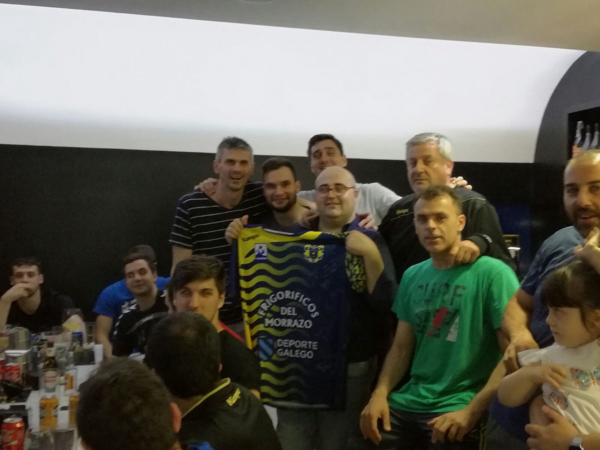 Un pequeño detalle para Gianni agradeciendo su generosidad y apoyo al ekipo... anfitrion de incontables terceros tiempos #faltan43horas