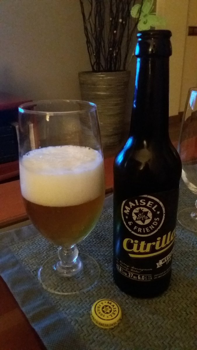 ourworldofbeer's tweet photo. #Drinking @maisel_friends #citrus. It is a #WeizenIpa #beer #bier #cerveza .
#ThursdayThoughts 😍😍🍺😍😍 https://t.co/MIcFSjjfFv