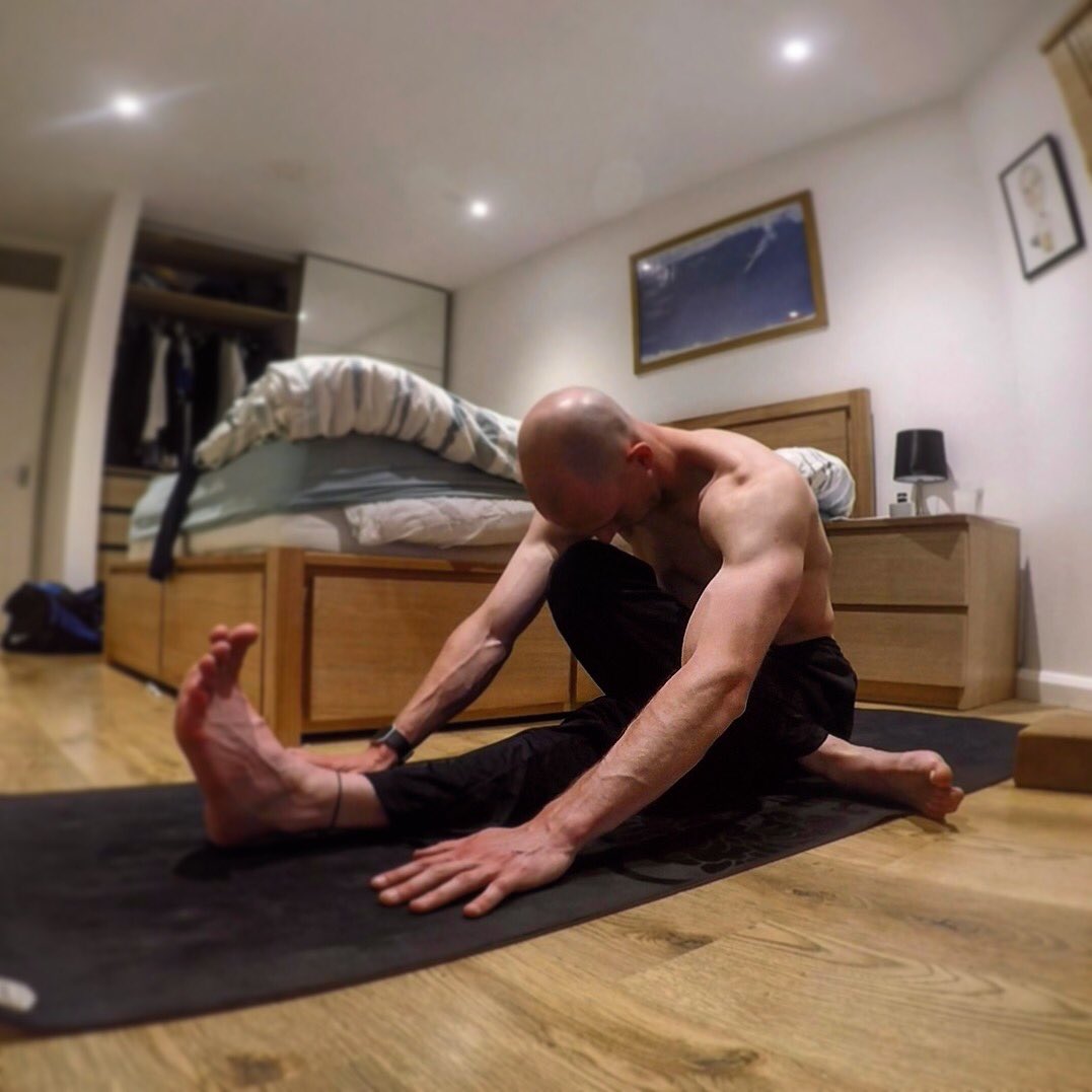 lewis_hatchett's tweet photo. Double whammy on the glute and hamstring. -
-
#SingleLegShoelace
#SimpleStretch
#Yoga https://t.co/SYKDBF0XDl