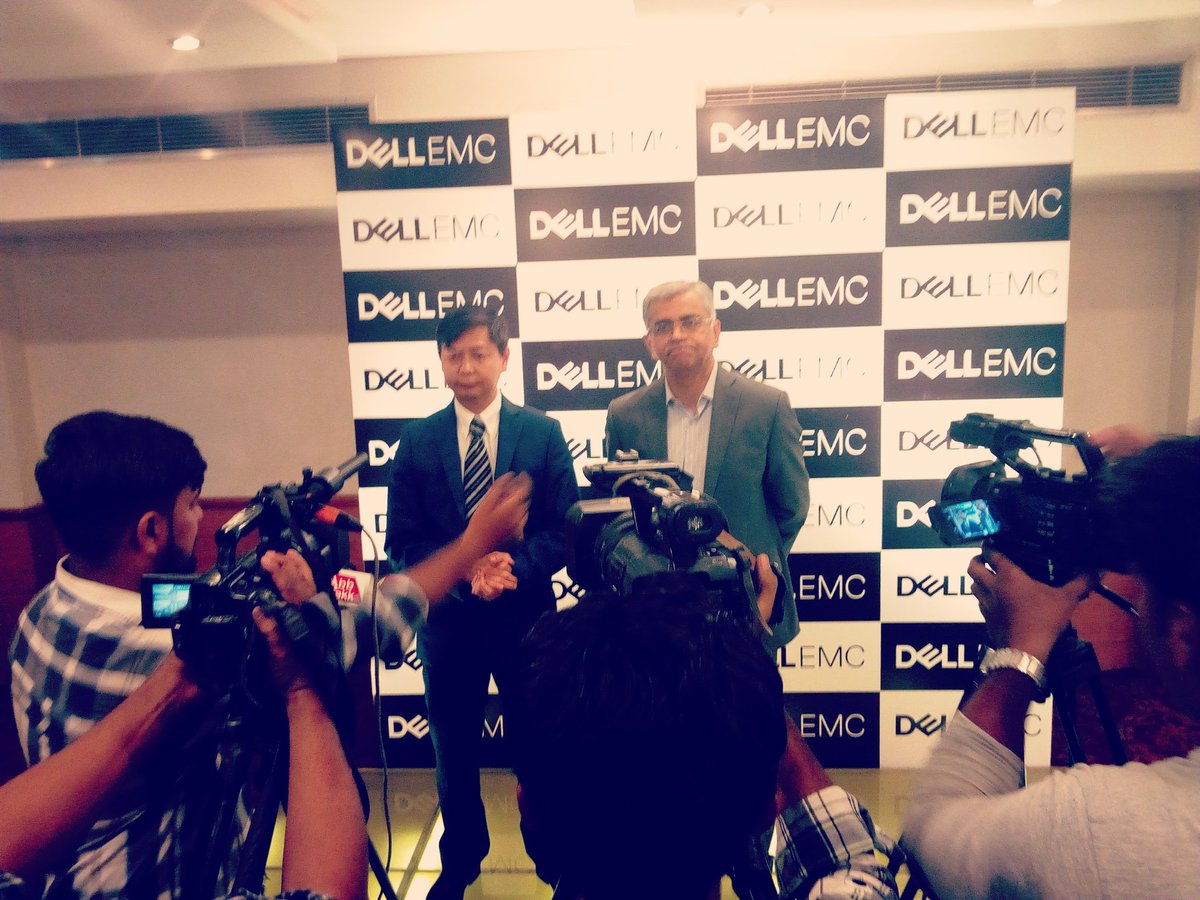 Zainulabideenz's tweet photo. #DellEMC senior management discussing the IT transformation in #Pakistan. #Dell #PRProject #XenithPR https://t.co/JNWqHVeMIx