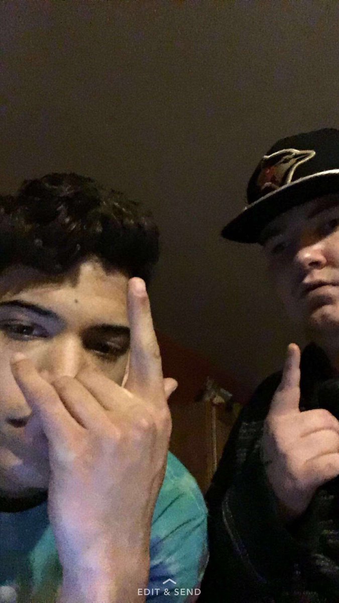 KingNat897's tweet photo. I only hang round kings mannnnnn #KINGBenji #KINGCorey #KINGMO #KINGJRand @cam_chaos @KILLBENJI @Mo_Jawaid @_JordanRandall https://t.co/CnfCZqONq2
