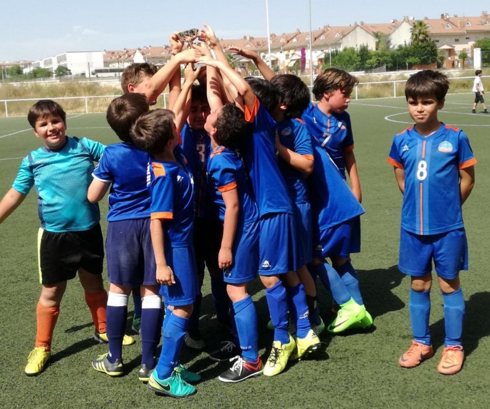 CPBoscoMerida's tweet photo. #Futbol PREBENJAMIN @CPBoscoMerida y @CDLegionX. Otro que pasan un buen rato con el #TorneoMPdlH en @SalesianoMerida https://t.co/Uxw7ShZksn