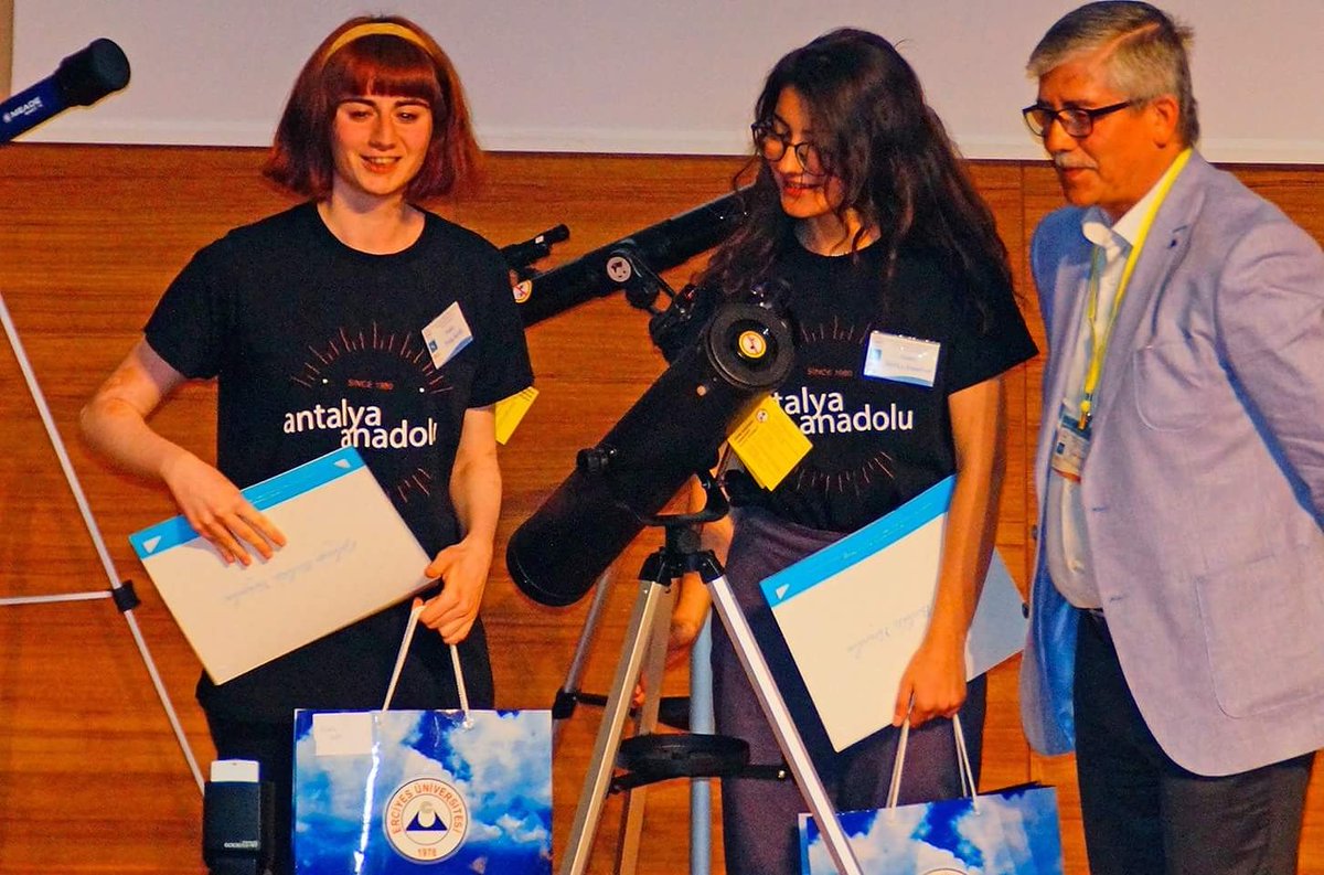 #Nebilim yarışmamızın şampiyonları; Antalya Anadolu Lisesi'nden İrem Sezdi ve Beyza Atasever!