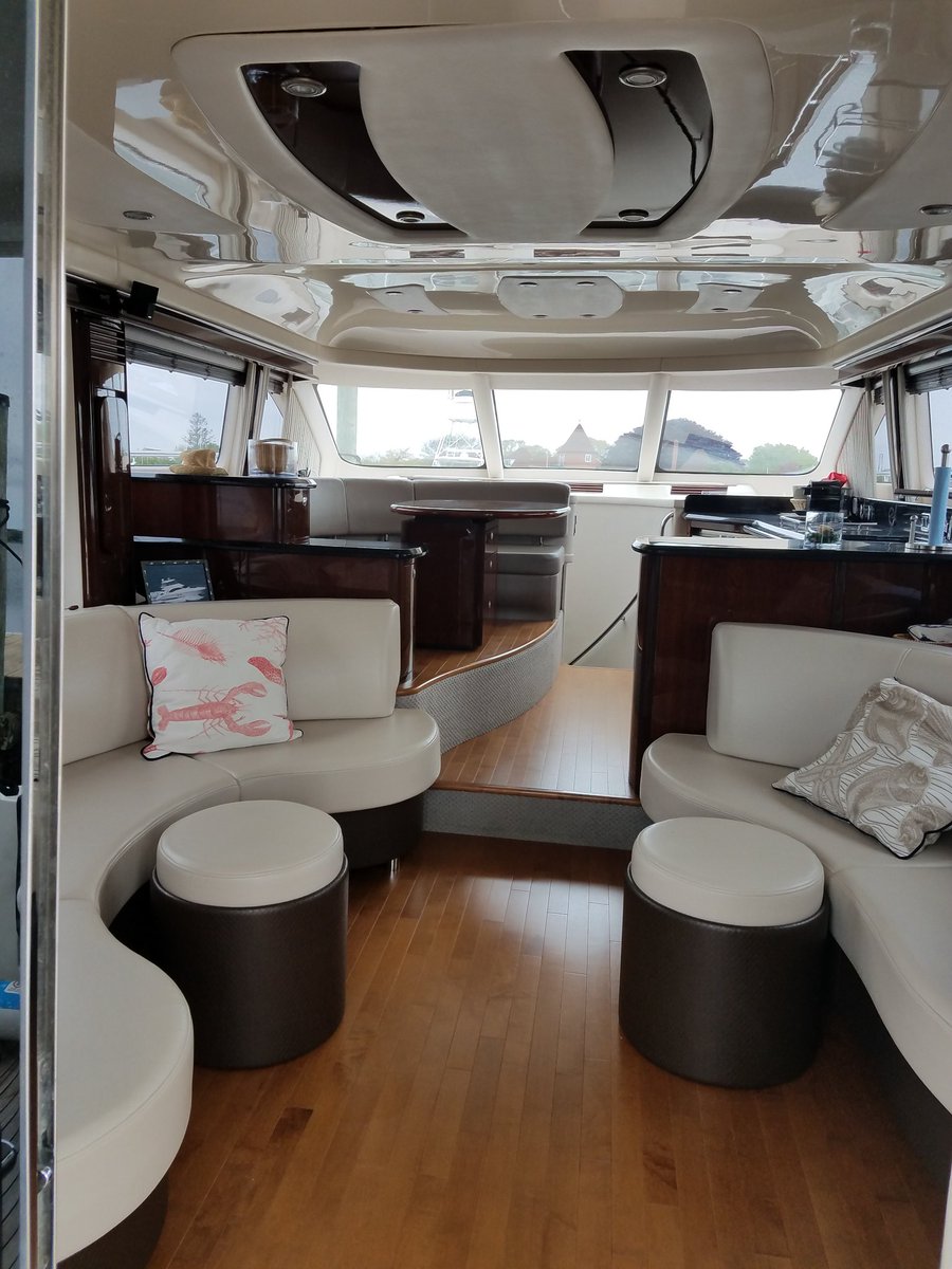 VipHamptons's tweet photo. Detailing cabin https://t.co/GbMZUq9pQ4