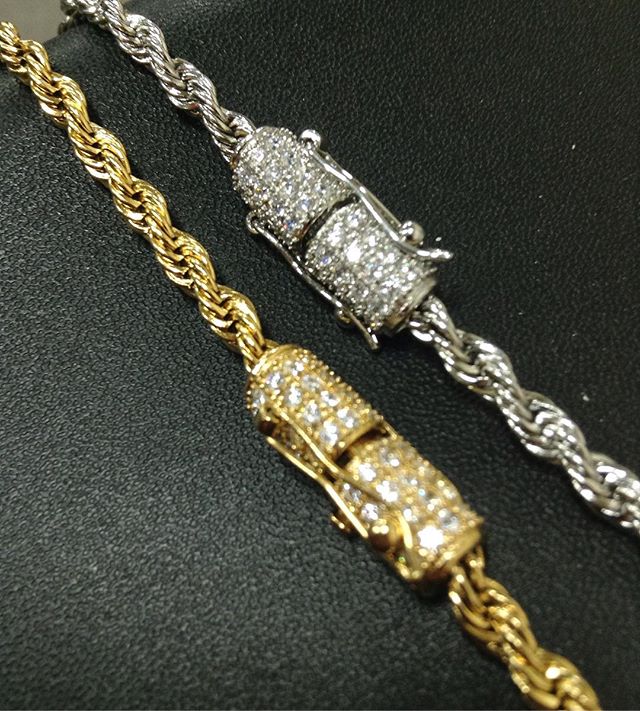 hiphopbling's tweet image. SAVE AN EXTRA 25% on Diamond Lock Rope Chains

PROMO CODE:  MEMORIALDAY

hiphopbling.com/cz-clasp-rope-…

#DIAMONDLOCK #ROPE
