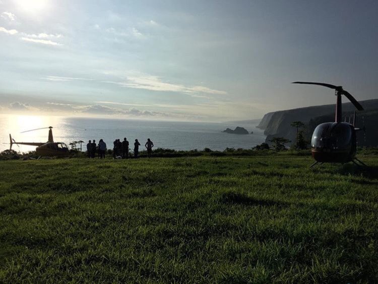 Another day, another view. 

PC: Noah Haydn Myer 🚁🤙🏼 

#luckyweflyhawaii #hawaii #bigisland #aviation #pilot #heli #helicopter #helipilot