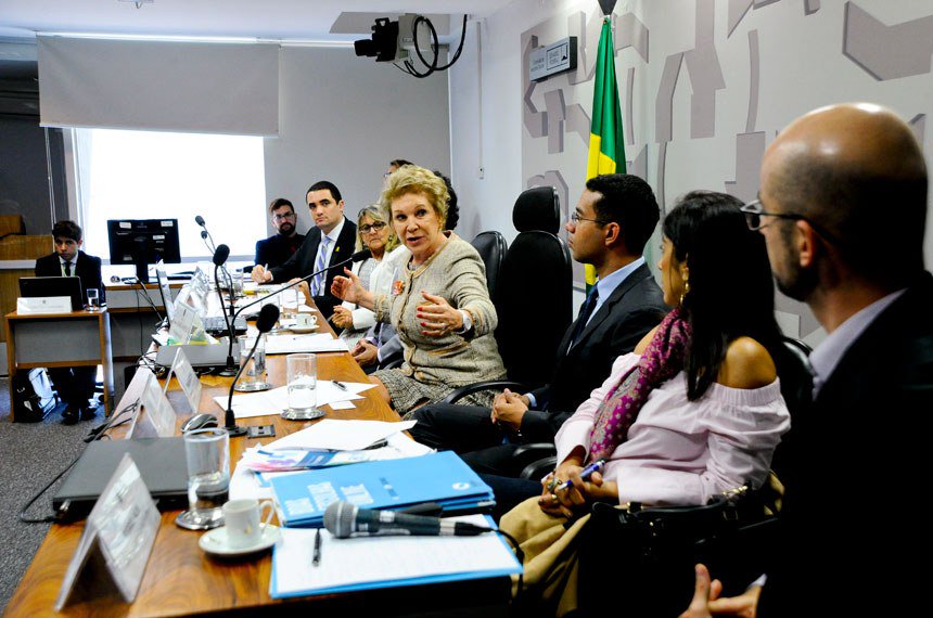 A cada 45 minutos, uma pessoa se suicida no Brasil, dizem especialistas na CAS bit.ly/2rEmXi8