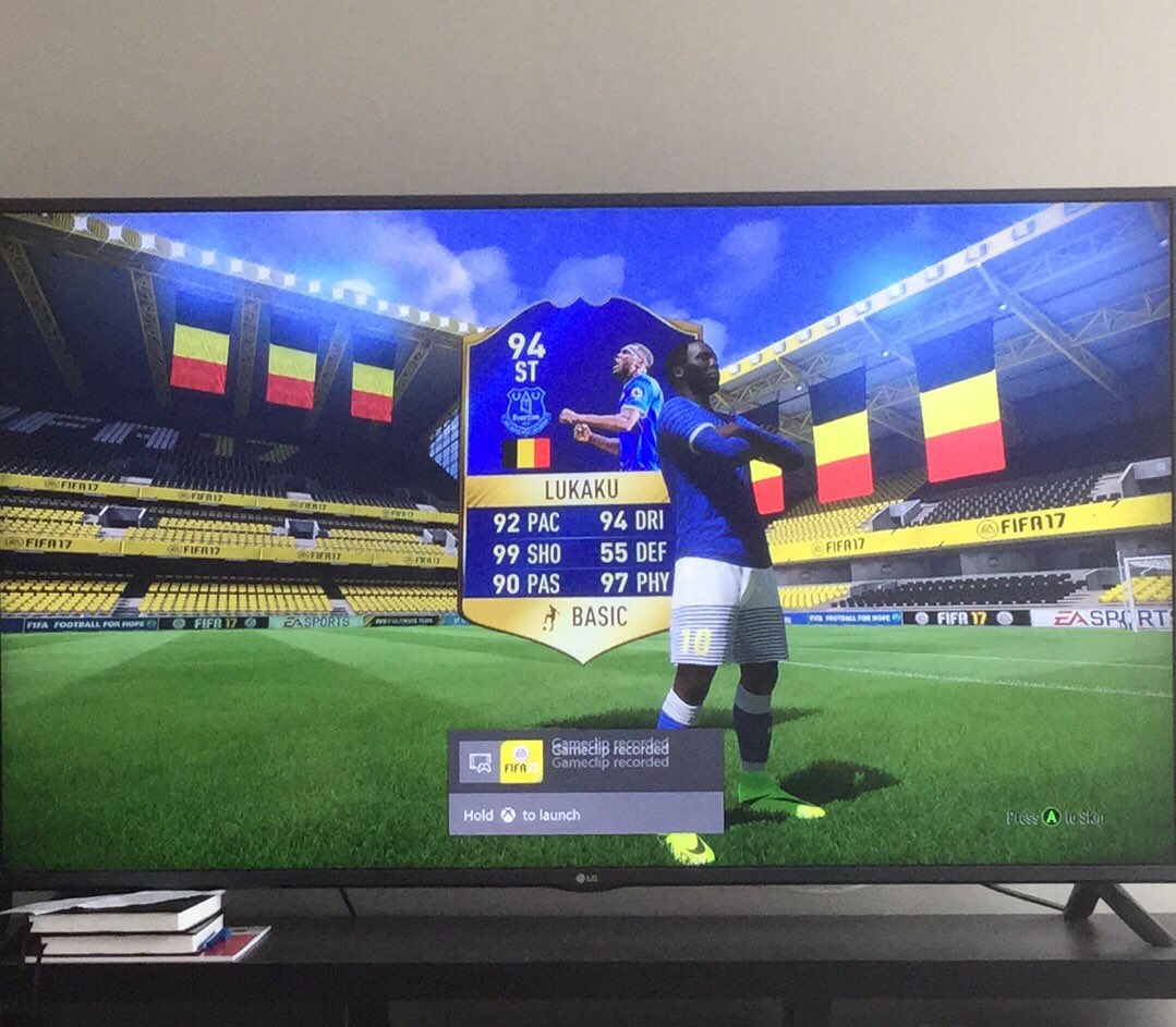 Russellfromhull's tweet photo. @EASPORTSFIFA opened one pack! Thank you !!! :D https://t.co/Ossdbothjg