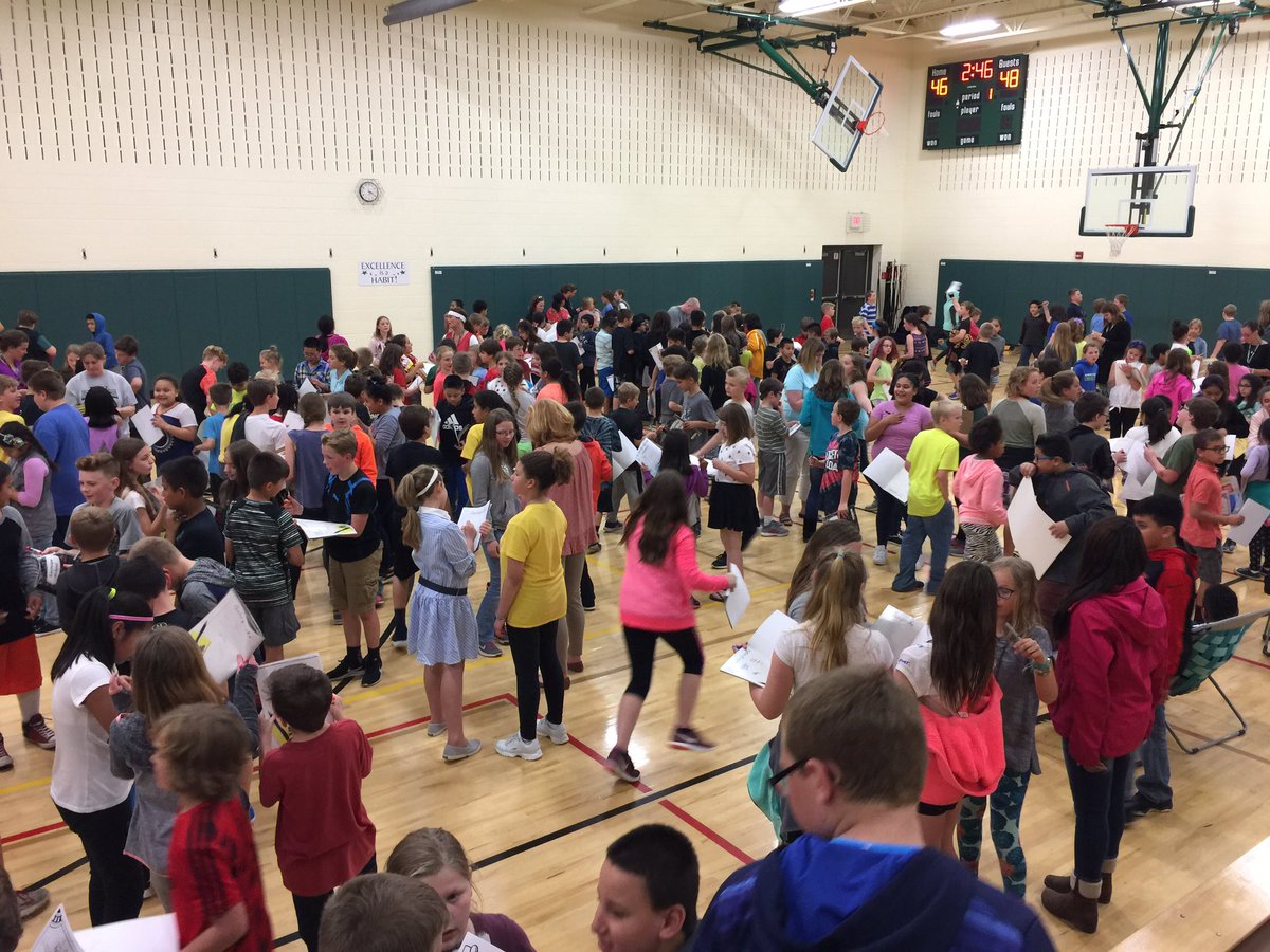 TurksTweeters's tweet photo. 23 reasons I have the best job!  @EVEagles #endoftheyear https://t.co/leeoPsBqt6