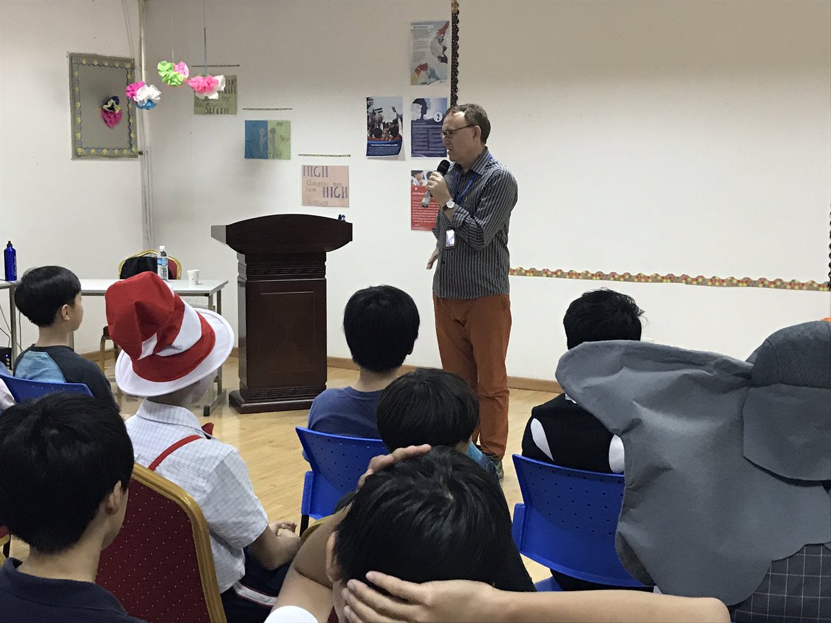 QAISEdu's tweet photo. We're happy to have Ken Spillman speaking to our MYP students about storytelling. #literacy @kenspillmansays #QAISLife https://t.co/U3Vvmf1JxW