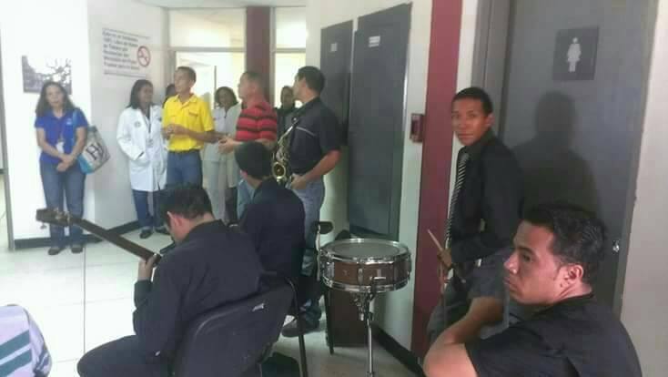 fosjiet's tweet photo. Presentación del ensamble Sinfónico especial en el evento cruz de mayo, por el día de las madres. #IPASME #ElTigre @elsistema https://t.co/PbApRgm54b