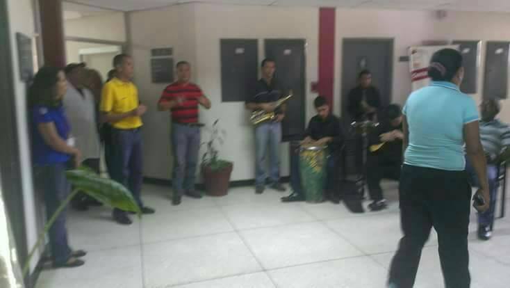 fosjiet's tweet photo. Presentación del ensamble Sinfónico especial en el evento cruz de mayo, por el día de las madres. #IPASME #ElTigre @elsistema https://t.co/PbApRgm54b