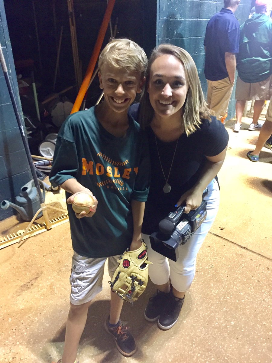 BriMacNaught's tweet photo. Finally got a picture with the legendary @cadesfacebook!! Going to miss you Cade!! https://t.co/zgo2zvOIu4