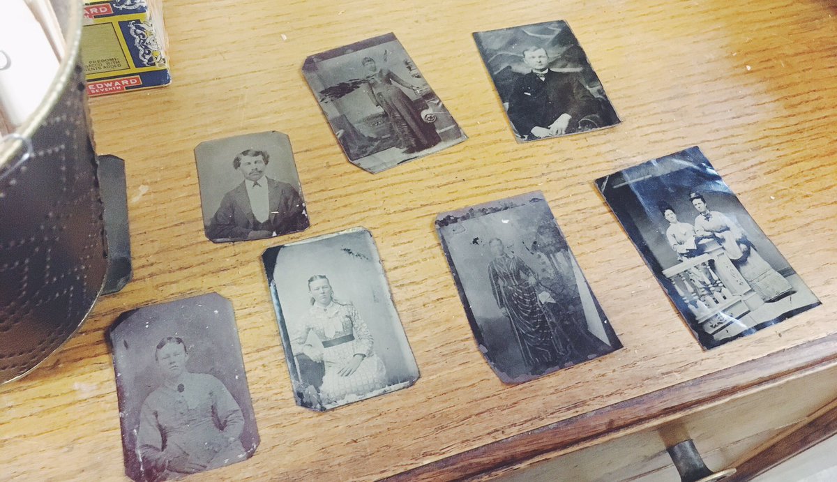 ausymac34's tweet photo. I found your friend's stolen antique picture collection being sold in New Orleans @mulaney #cantreplace https://t.co/1sy0aw4GTT