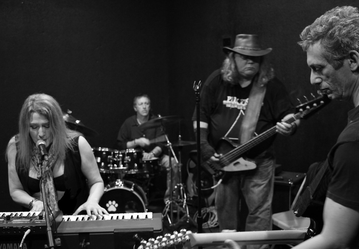 BonATX's tweet photo. BE IN OUR VIDEO SHOOT🎬 or listen as #BON rox Sat. May 27 7-8pm @AustinWineCider 411 East Saint Elmo Road Austin with Toady Castillo 6-7:00.😎 https://t.co/rawdAx041w