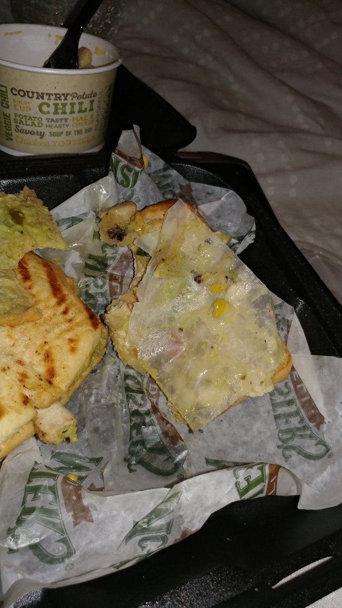 ClaudiaPerkins's tweet photo. Last time I visit this place, waited for over 30 minutes for my carry out order, just to eat a cold sandwich and paper @McAlistersDeli https://t.co/L1yClzpXIR