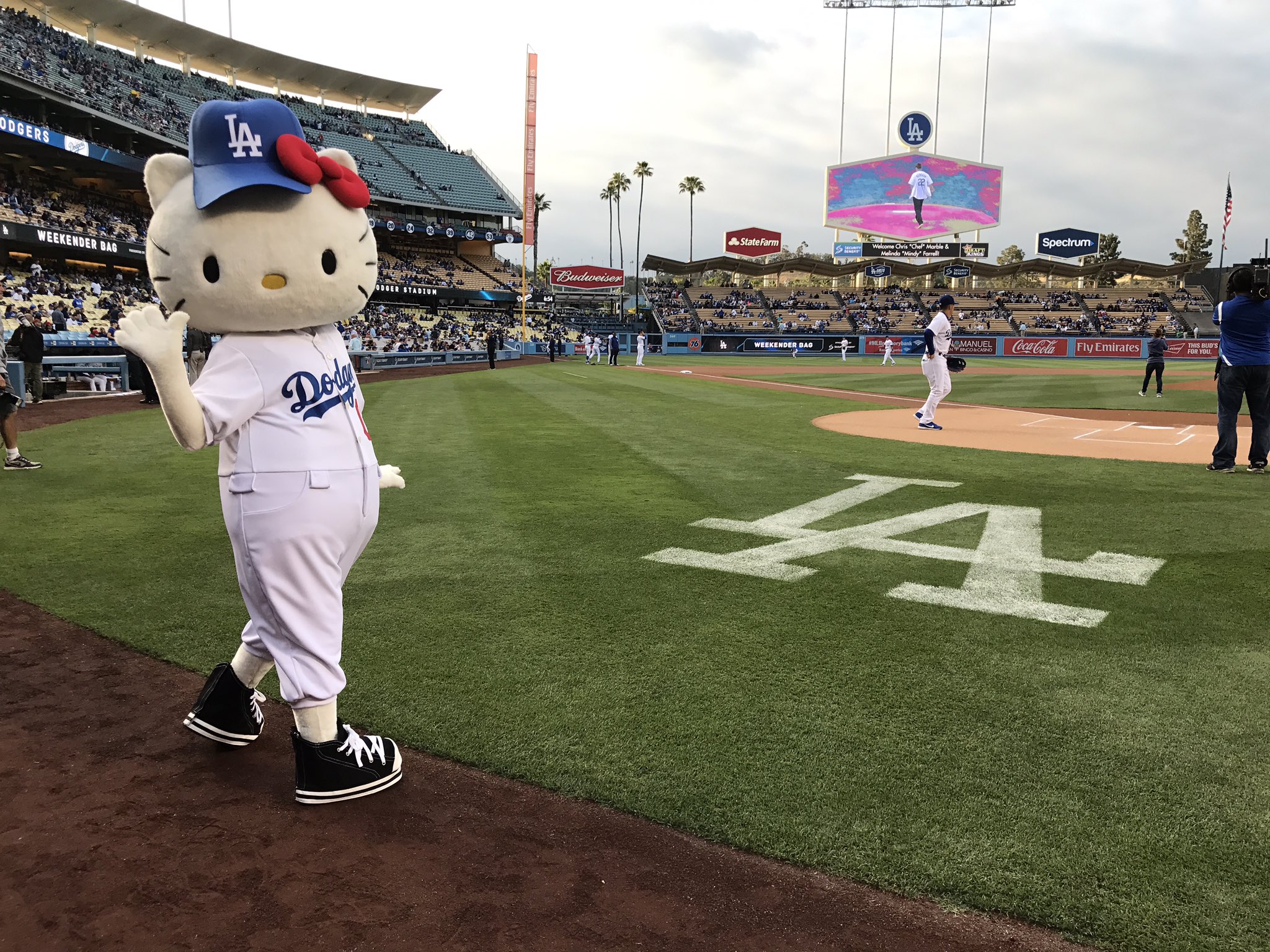 Hello Kitty on X: #HelloKitty is having a super fun time with the  #LosAngeles @Dodgers ⚾️  / X
