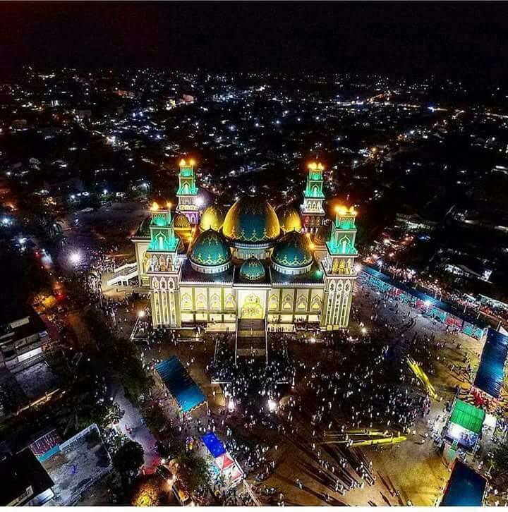 EmilNotonogoro's tweet photo. Indahnya #Masjid Al-Ikhlas di #Ketapang
yg br diresmikan Kamis,  25 Mei 2017.
#Al-Ikhlas #Islam 
#wisatareligi
@KompasTravel @detikTravel https://t.co/etMHJvlZrA