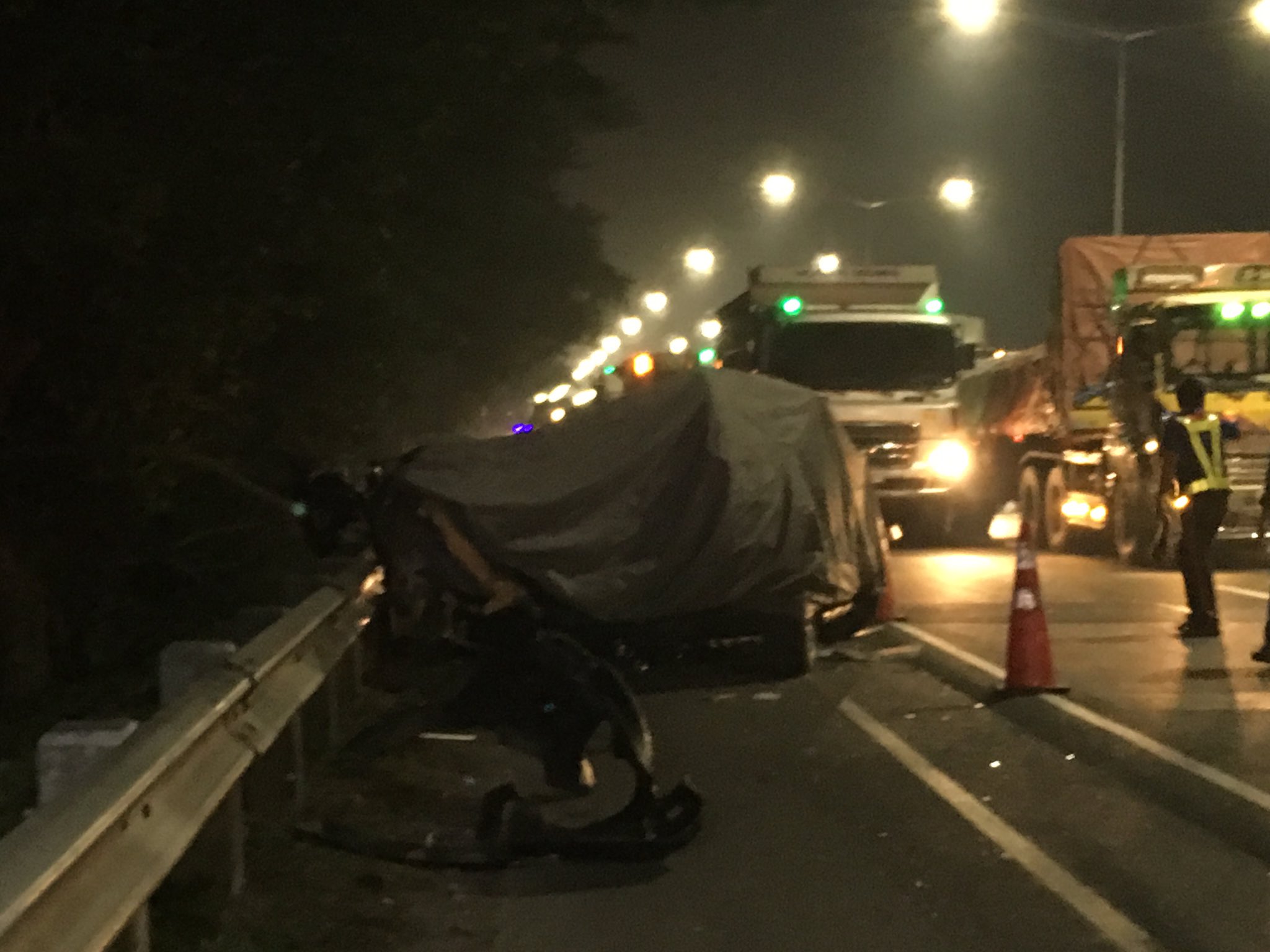 Victoria Tulad On Twitter gmanews Three Of Four Vehicles Involved In NLEX Accident Around 2am 