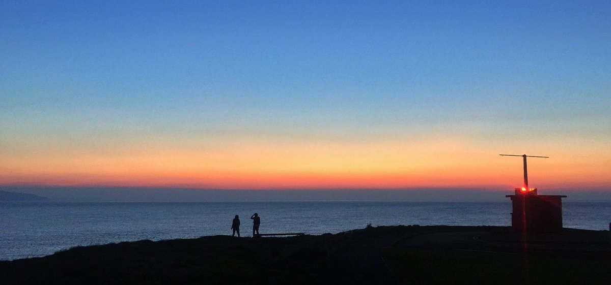 msteelephoto's tweet photo. Portstewart with a firery sky! #portstewart #redsky #twilght @KMcAuleyPhoto @McAuleySteven https://t.co/rrdVRjkLVF