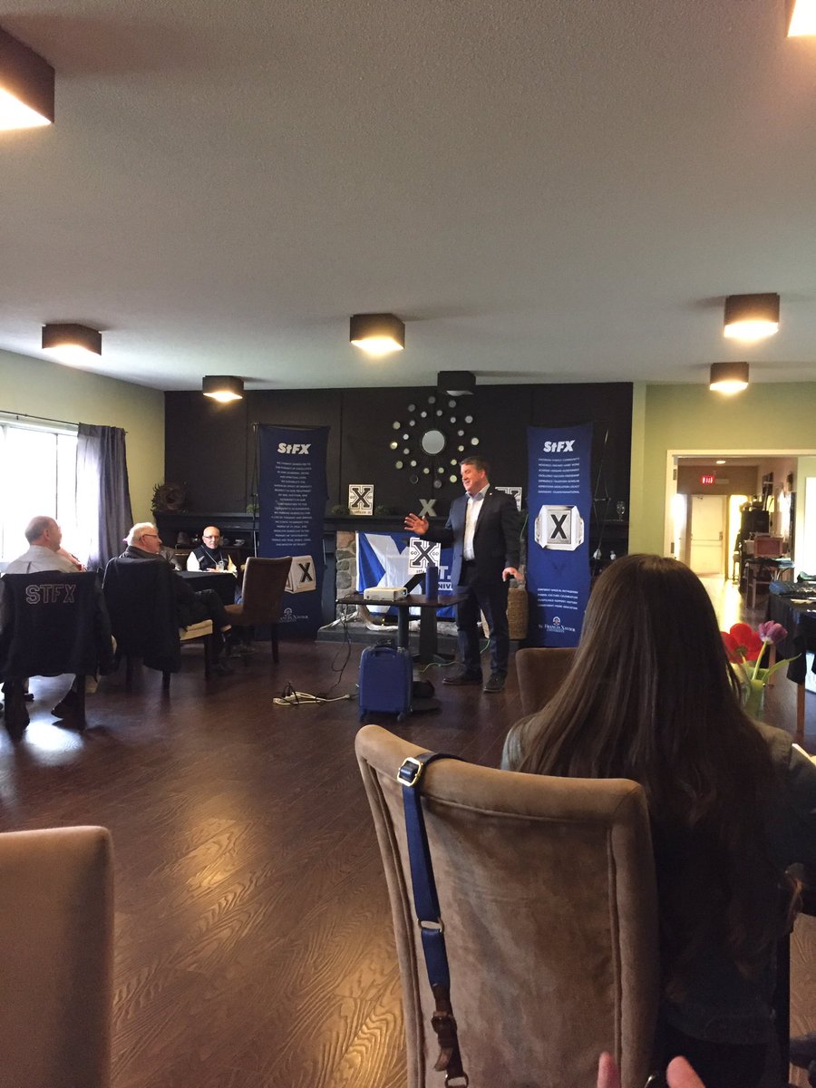 CBStFX's tweet image. Listening to @kentmacdonald at the @cbstfx social. Welcome to CB! @StFXAlumni #stfxalumni