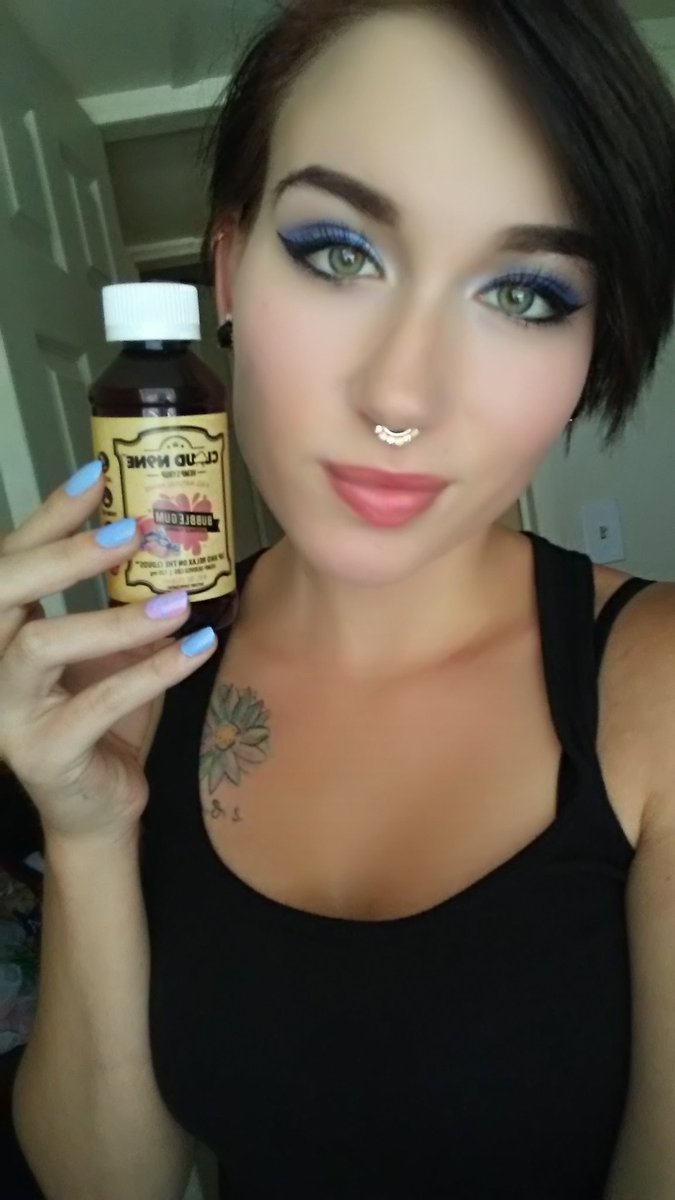 StinaTay420's tweet photo. Puttin @CloudN9neSyrup on blast! Show the luv! #CBD is what it's all about 😍 keep me in tha cloudzzzz baby https://t.co/Zj1NOajfgG