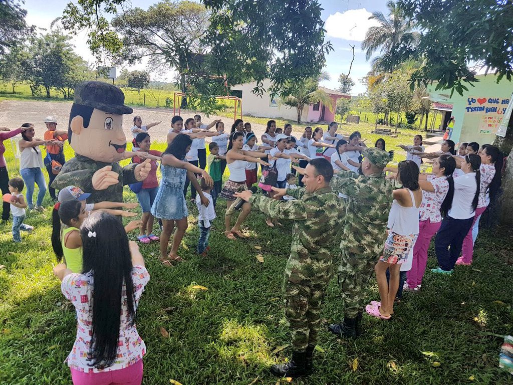 JorgeJerezC's tweet image. Nos integramos con las familias de Puerto Lucas en #VistaHermosa #Meta para lograr sonrisas e incentivar valores porque somos #Multimisión