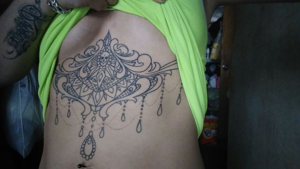 RoccoTattooMty's tweet photo. #underboobs #tattoos #tattoogirl #lineart #tattooed #rocco #RoccoTattoomty #monterrey #mexicanart  #ink #inkaddicts #negro saludos https://t.co/dMWhwj22Pm