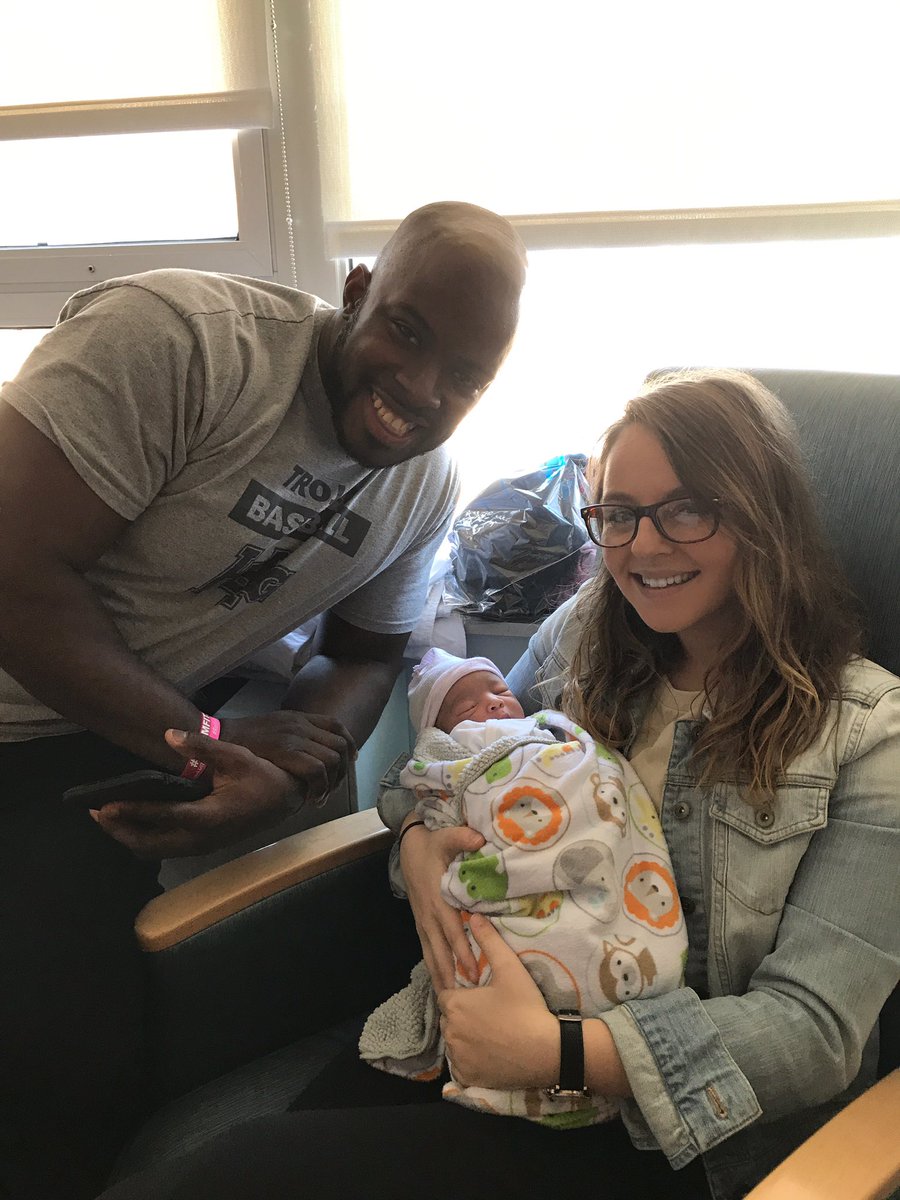 thealexiskraft's tweet photo. So @ROLLWITHDYCE is a dad and I'm an aunt, does this mean we're old?! I can't wait until Dominic can train w/ us at @FitzPerformance 😈 https://t.co/DcWxF3VnM1