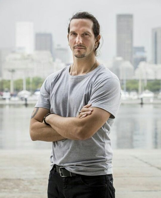 maiselgilmore's tweet image. E quem escreveu a música Garota Inocente? Isso mesmo, esse mocinho aqui AHistóriaDaGarotaInocente