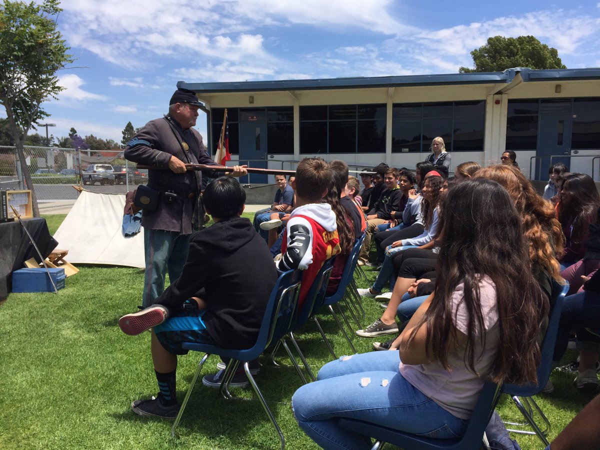 ACarmodyHistory's tweet photo. We had a great day learning all about the Civil War from a couple of experts! #IntheBullPen @MonteVistaPVSD https://t.co/monAEde5wO
