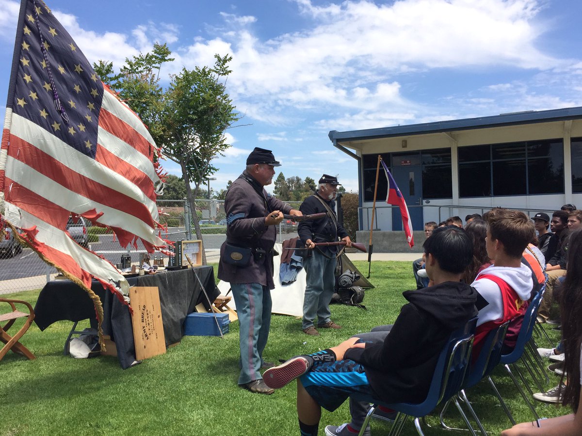ACarmodyHistory's tweet photo. We had a great day learning all about the Civil War from a couple of experts! #IntheBullPen @MonteVistaPVSD https://t.co/monAEde5wO