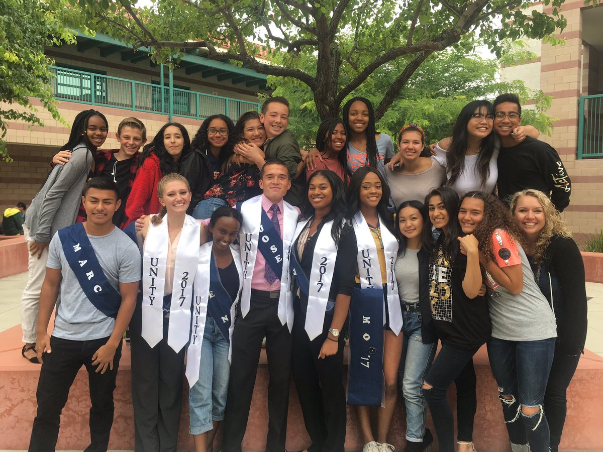 MsAnnieHanson's tweet photo. So proud of this group and everything they accomplished this year! #ERHSunity 2016-2017 https://t.co/aZmIbpM6fO