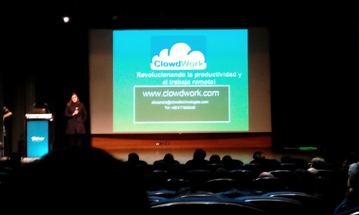 MChannels_'s tweet photo. En presentación #ClowdWork
#SouthSummit17 #SCL #Wayra https://t.co/DyGuYO55fF