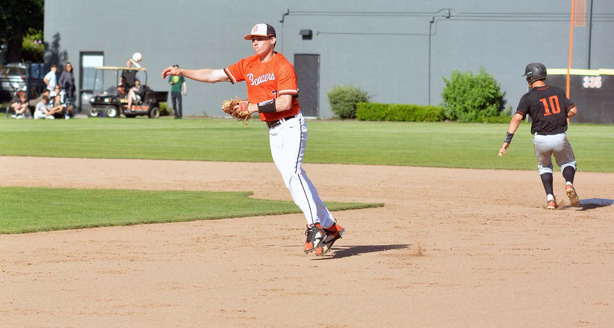 BeavertonSports's tweet photo. https://t.co/3Wi1Jw5hRN @BHSBaseballOR advance to 6A quarters; story @Kleyva9 @Kwatsonjr99 @T_D_Hokkanen @joe_hollowell @callanmcrae https://t.co/VuZNTFrfMN