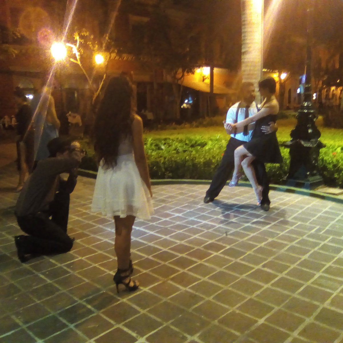 TangoEnMazatlan's tweet photo. Sesión de fotos sexy!! 
Esperen cosas nuevas. 😘 #TangoEnMazatlanTangoAmor #PlazaMachado https://t.co/r4ZVut7Hh3