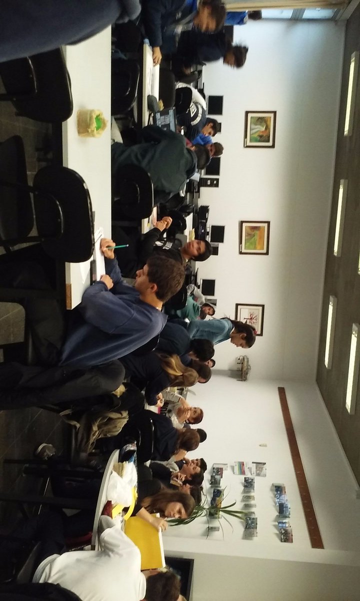 sigridmeyerc's tweet photo. @ces_Uruguay  @PuenteCelsa @BibliotecasCes Preparativos para mañana. Liceo N 2 Carmelo. https://t.co/7BD5j3pDSj